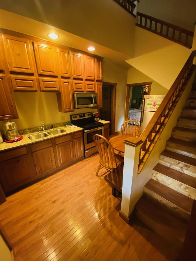 All Seasons Treehouse Village ユリーカ・スプリングス エクステリア 写真