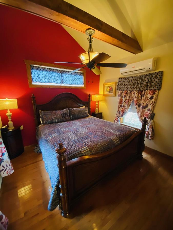 All Seasons Treehouse Village ユリーカ・スプリングス エクステリア 写真
