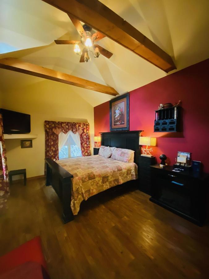 All Seasons Treehouse Village ユリーカ・スプリングス エクステリア 写真